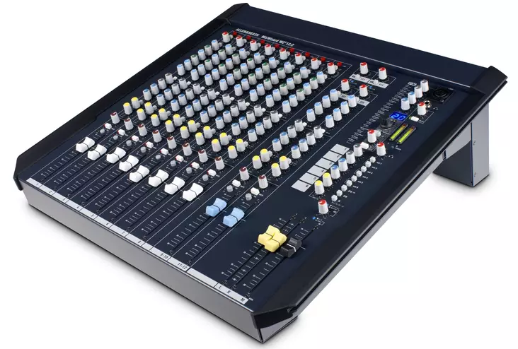 Allen & Heath WZ4 12:2 räkkimikseri - Klubi-mikserit, 8-16 kanavaa - W4122 - 1