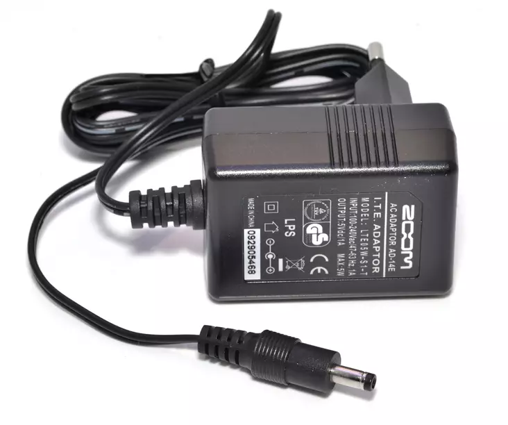 Zoom AD14E virtalähde DC5V 1A - Kitaraefektit ja -pedaalit - 1ZOAD14 - 1