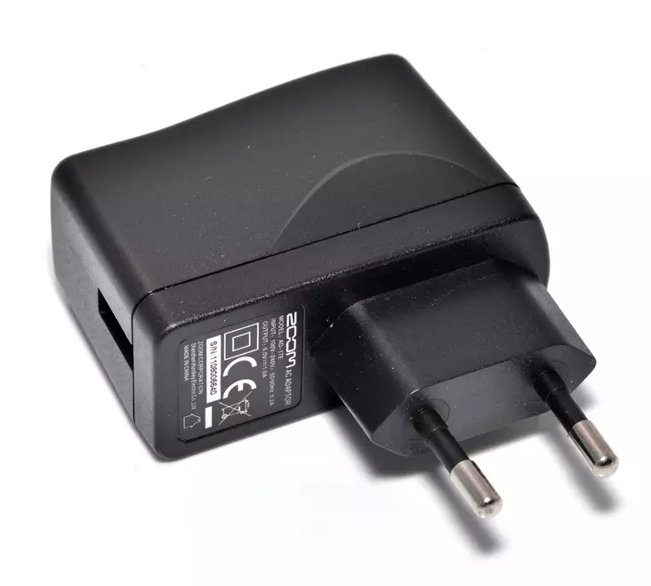 Zoom AD17 USB-virtalähde, 5V DC 1A - Digitaalitallentimien virtalähteet - 1ZOAD17 - 1