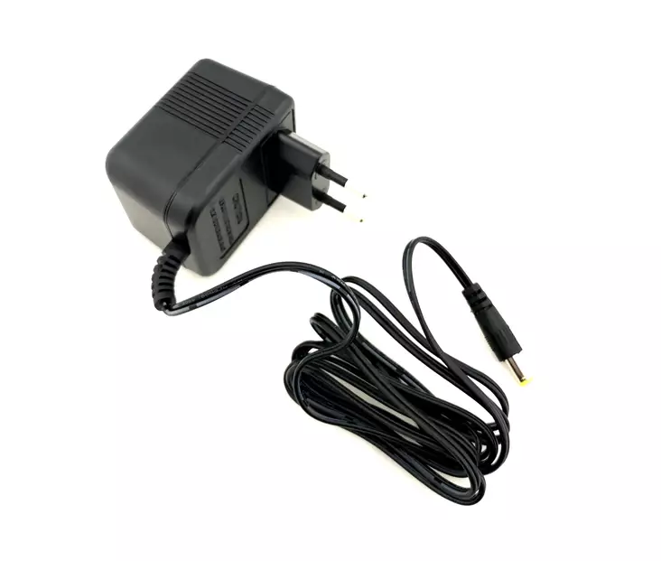 Hughes & Kettner AC-virtalähde 13V/600 mA - Virtalähteet, AC-AC, AC-DC - HKMUUNTAJA - 1