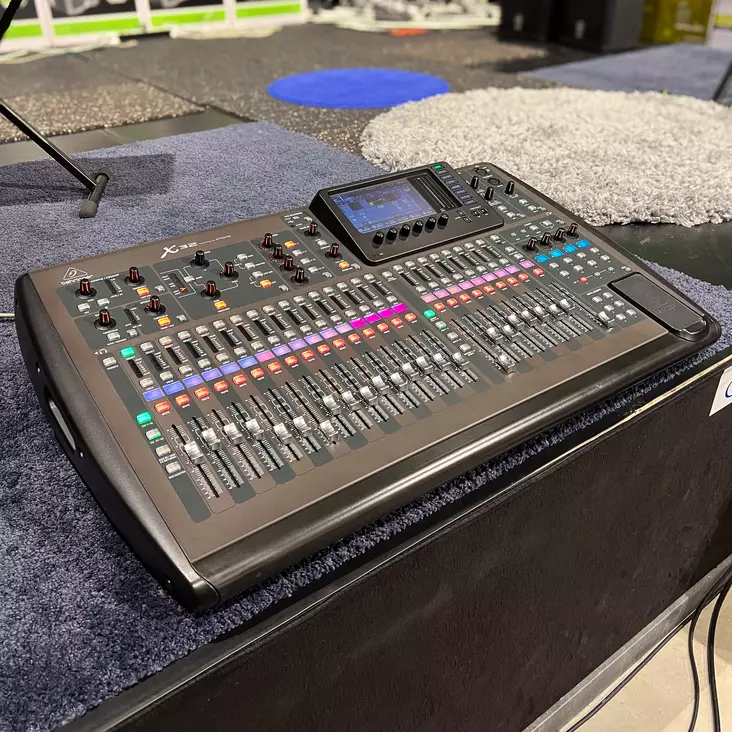 Behringer X32 - Digitaalimikserit - X32-USED - 1