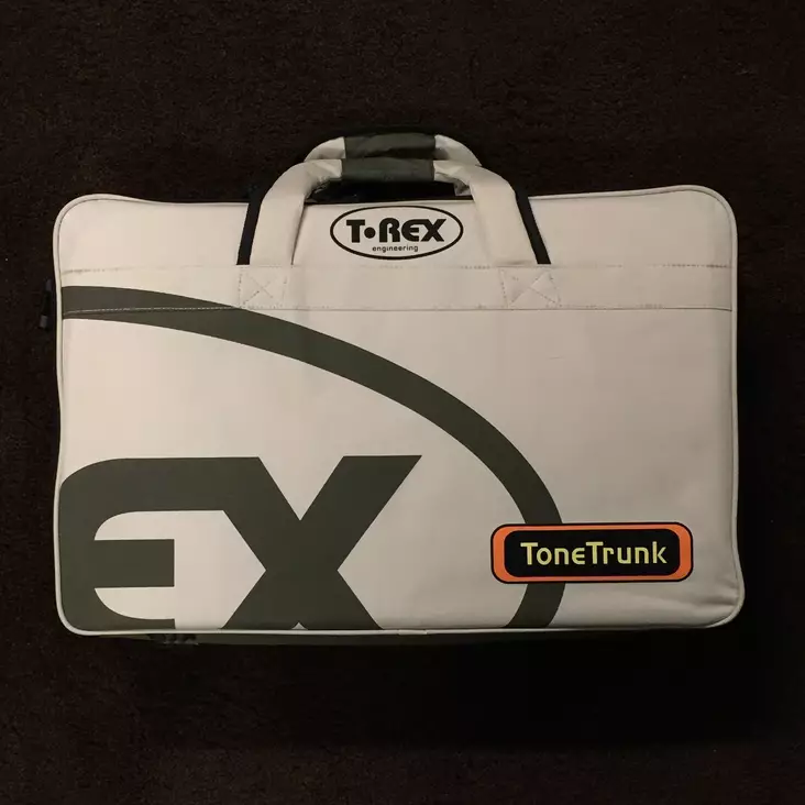 T-Rex ToneTrunk kitarapedaalisetti salkussa - Kitaraefektit ja -pedaalit - ToneTrunk - 1
