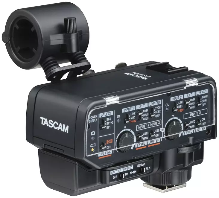 Tascam CA-XLR2d-AN mikrofonisovitin - Kameramikrofonit - CA-XLR2D-AN - 1