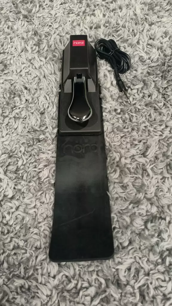 Clavia Nord Single Pedal 1 w/anti-slip pad - Kosketinsoitintarvikkeet - SP1WSLIP - 1